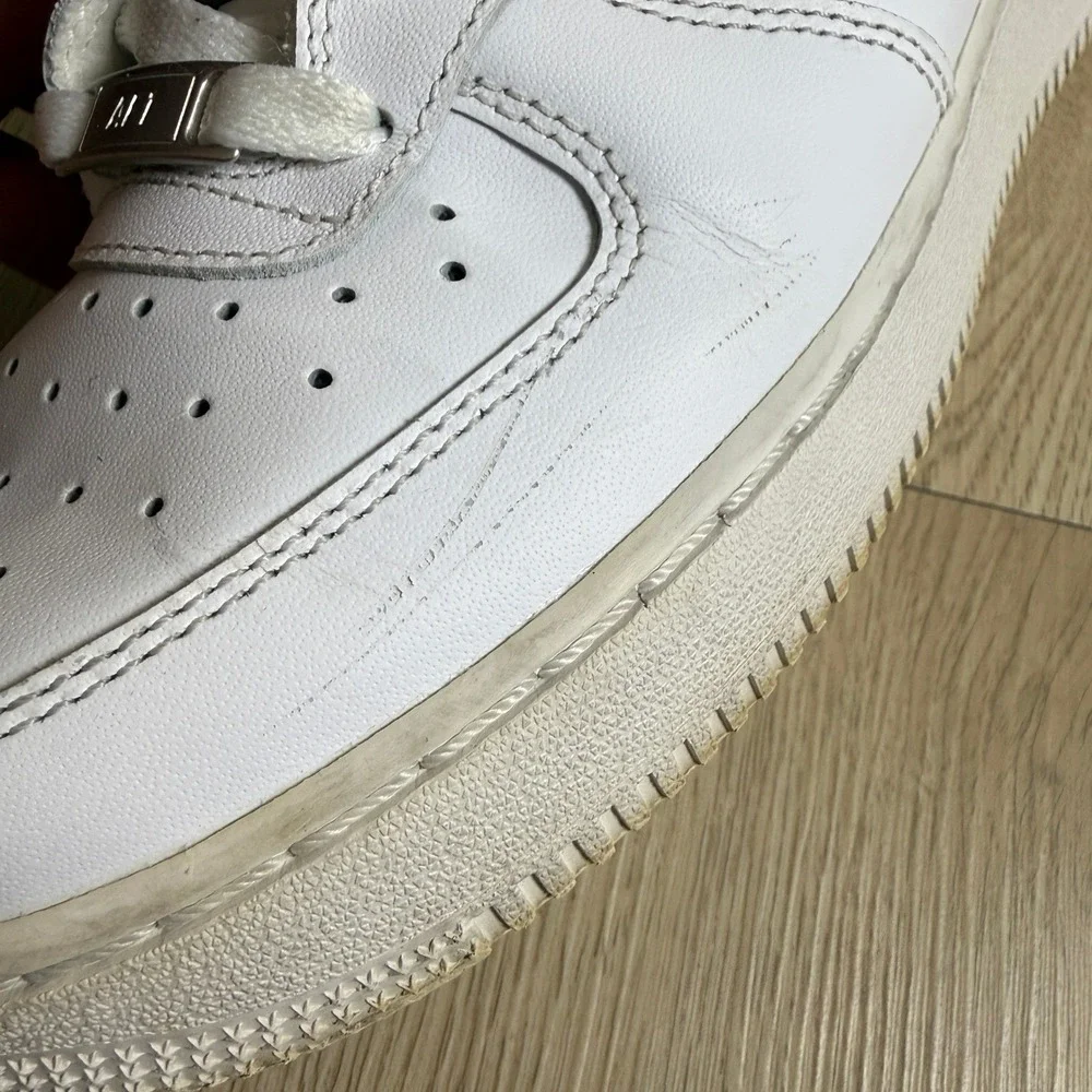 Nike Air Force 1 Low '07 Womens Size 7.5 Triple White Sneakers‎ DD8959-100